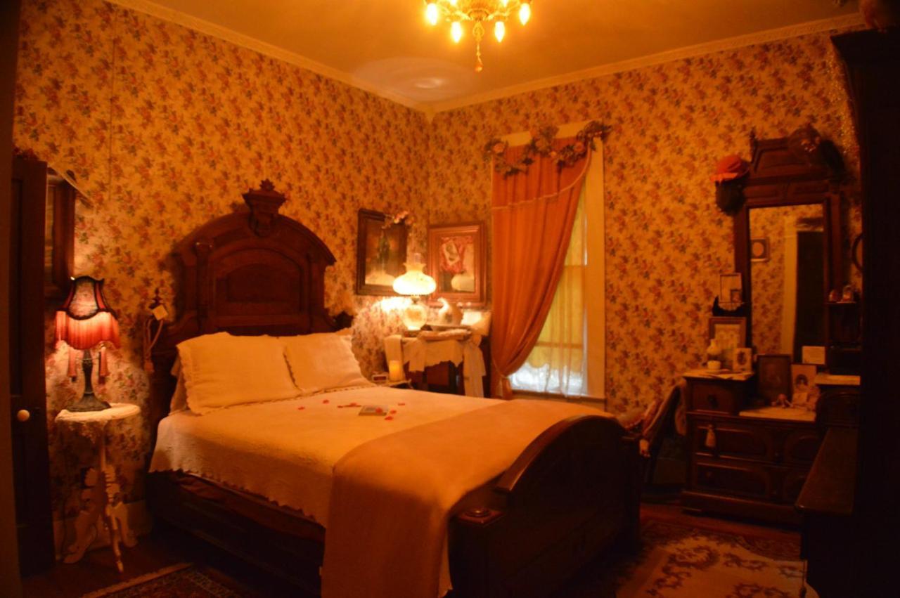 Carleton House Bed And Breakfast Bonham Buitenkant foto
