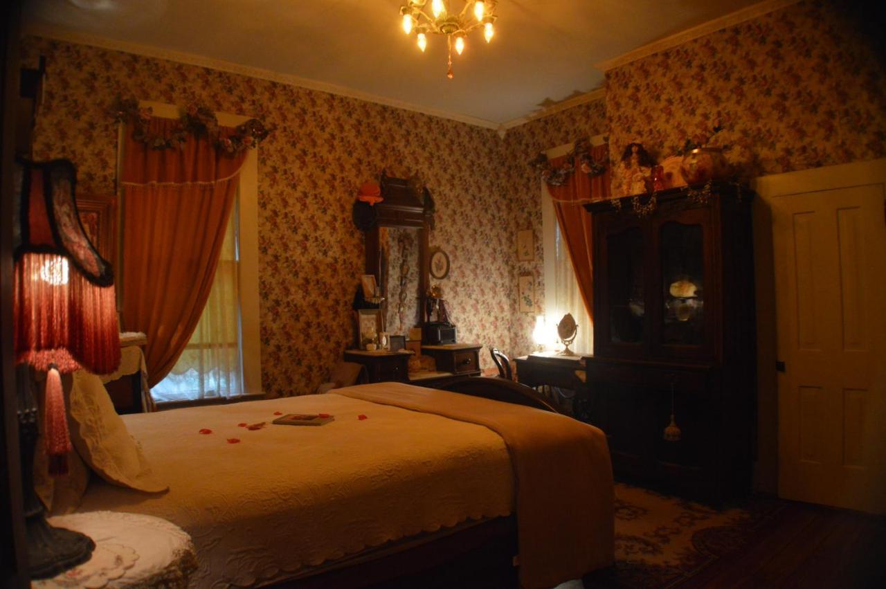 Carleton House Bed And Breakfast Bonham Buitenkant foto