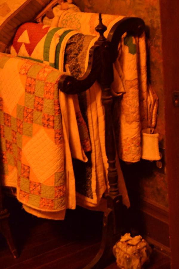 Carleton House Bed And Breakfast Bonham Buitenkant foto
